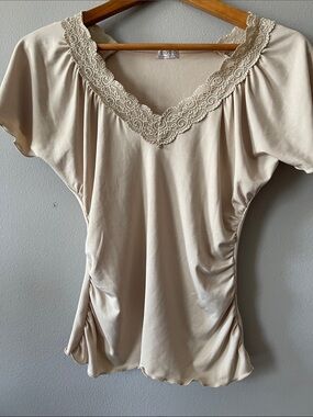 XOXO Y2K Cream Lace-Trim V-Neck Blouse